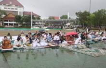 Moment Wali Kota Rudi Bertahan di Bawah Guyuran Hujan, Saat Shalat Idul Fitri di Dataran Engku Putri