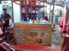 Kisah Perjuangan Rohimah, Pedagang Bakso Gelas di Batam