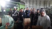 Penggrebekan Gudang di Pekanbaru Ungkap Penyimpanan Ribuan Kardus Kosmetik dan Obatan Ilegal