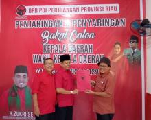 Brigjend TNI (Pur) Edy Natar Nasution Daftar sebagai Balon Gubri di PDIP Riau