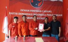 Muhammad Nizar Ambil Formulir Pendaftaran Bakal Calon Bupati Lingga di PDI Perjuangan