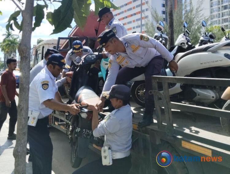 Tertibkan Parkir Liar di Batam, Dishub Amankan 18 Kendaraan dan Siapkan Denda