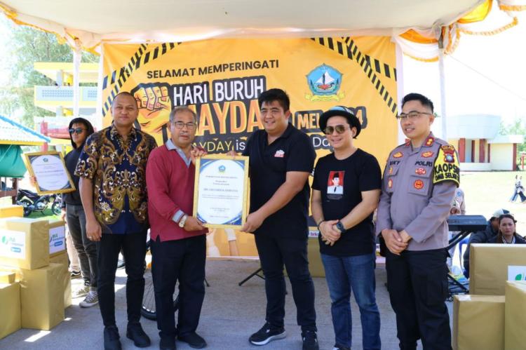 May Day Bersama Ratusan Buruh, Bupati Bintan: Perusahaan dan Buruh Ibarat Orang Mencari Jodoh