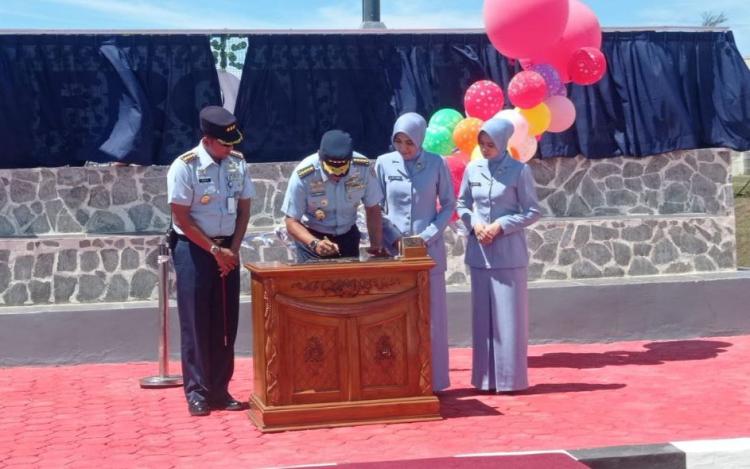 Kasau Marsekal TNI M. Tonny Harjono Kunjungi Lanud Raden Sadjad Natuna, Resmikan Tugu Pesawat