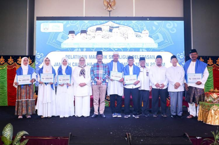 Lepas JCH Batam, Muhammad Rudi Doakan Menjadi Haji yang Mabrur