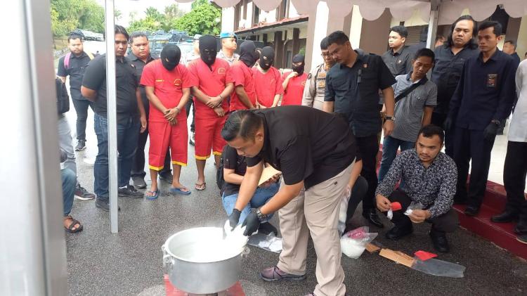 Polresta Barelang Musnahkan 3,06 Kg Sabu, Didapat dari 7 Tersangka