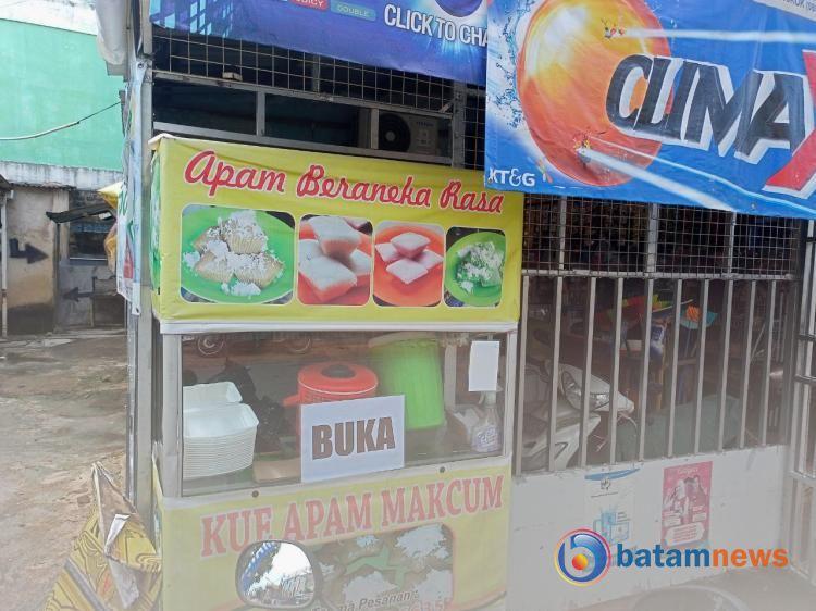 Kisah Perjuangan Wanita Penjual Kue Apam Makcum di Batam