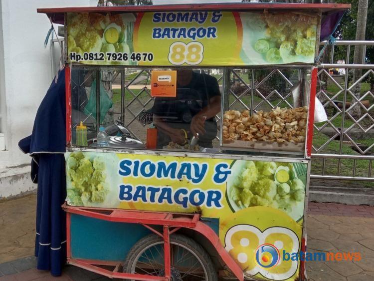 Sukses Besar Pedagang Batagor di Batam, Raih Omzet Hingga Rp1,5 Juta Per Hari