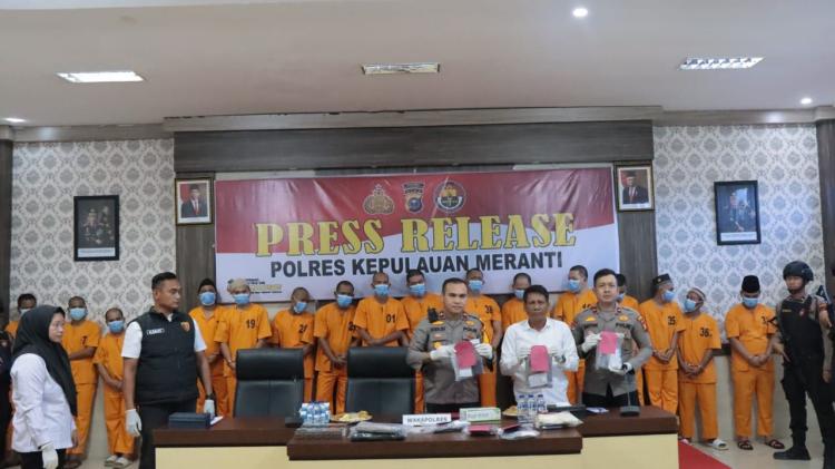 Polres Kepulauan Meranti Mengungkap Kasus Narkoba, Pencabulan, dan Rokok Ilegal