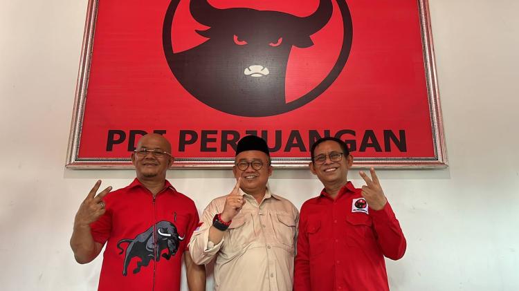 Tiga dari Empat Kandidat Kembali Serahkan Formulir Pendaftaran Bacalon Bupati dan Wabup ke PDI Perjuangan Karimun