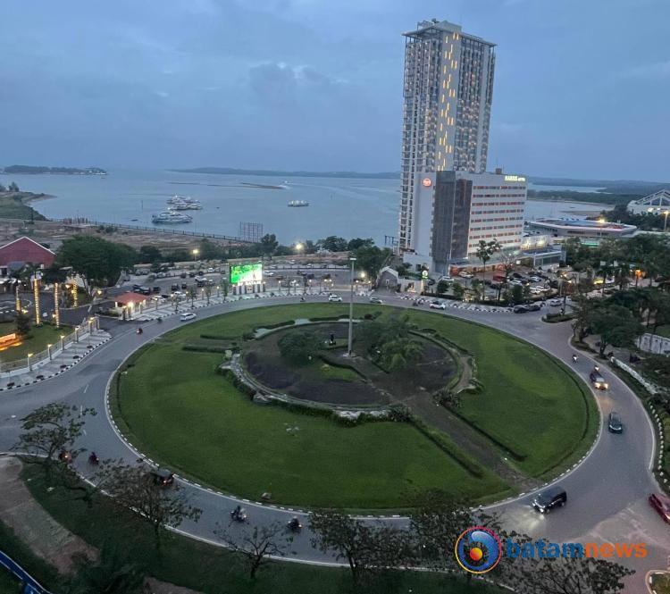 Langit Batam Dipenuhi Awan, Rabu 15 Mei 2024: Waspada Hujan Ringan Menjelang Malam