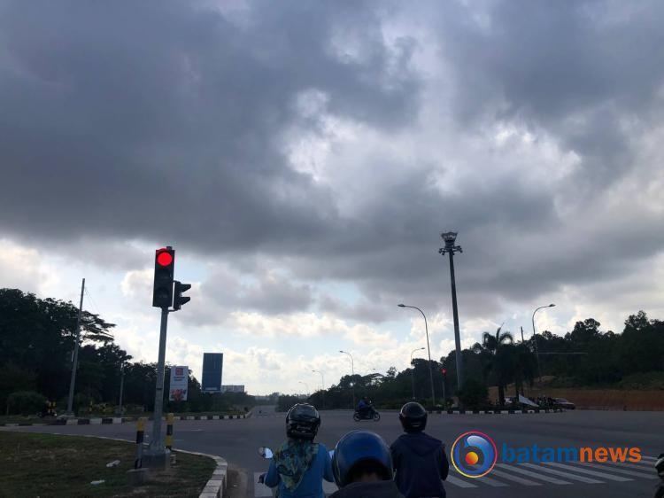 Prakiraan Cuaca Batam, Jumat 17 Mei 2024: Waspada Potensi Hujan