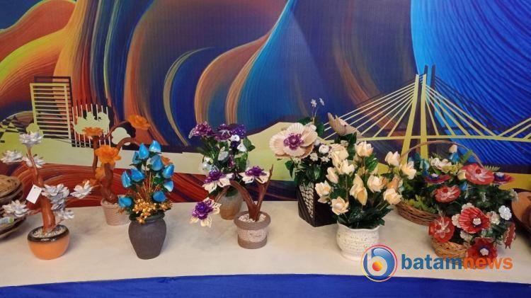 Hiasan Meja dari Kulit Gonggong dan Kerang Dipamerkan di Stand Bazar MTQH Kepri 2024