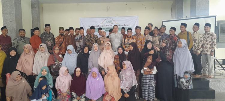 Kukuhkan Pengurus di Batam, IKADI Konsisten Sebarkan Ajaran Islam Rahmatan Lil Alamin