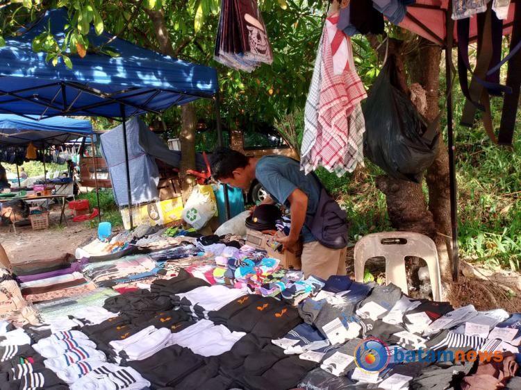 Kisah Perjuangan Ahmad, Perantau Padang yang Berjualan Koas Kaki di Batam