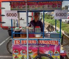 Jual Bubur Sumsum, Arif Raup Omzet Lebih Rp1 Jutaan Per Hari