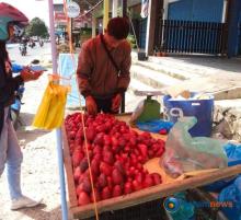 Buah Jambu Jamaika, Sensasi Kuliner dengan Warna Merah Menyala yang Menyegarkan di Batam