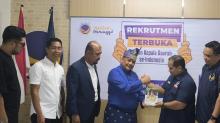 Ratusan Simpatisan Kompoi Dampingi Balon Gubri Edy Natar Kembalikan Formulir ke Tiga Partai 