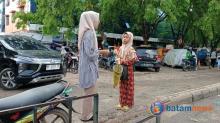 Berjuang untuk Sekolah dan Cita-Cita, Siswa SD di Batam Mengamen Sebelum Jam Belajar