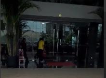 Imigrasi Kecolongan, 21 WNA Awak Kapal MT Arman 114 Tanpa Dokumen Dibiarkan di Hotel Grand Sydney