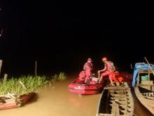 Tim Basarnas Pekanbaru Lakukan Pencarian Korban Tenggelam di Sungai Batang Kuantan