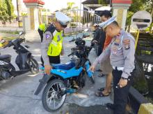Tegas! Satuan Lalu Lintas Polres Karimun Berlakukan Tilang Manual dan Elektronik