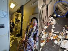 Gambar Pramugari Terluka dan Pria Inggris Meninggal di Penerbangan Singapore Airlines SQ321