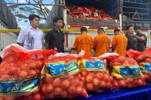 Penangkapan 3 Truk Bawang Bombay Ilegal dari Malaysia di Tol Pekanbaru-Dumai