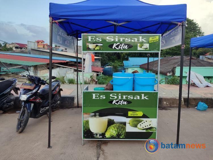 Maya Raup Omzet Harian Capai Rp700 Ribu dari Jualan Es Sirsak