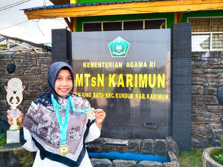 Guru MTsN Karimun, Yeyen Noviana Raih Emas di Kompetisi Sains Nasional