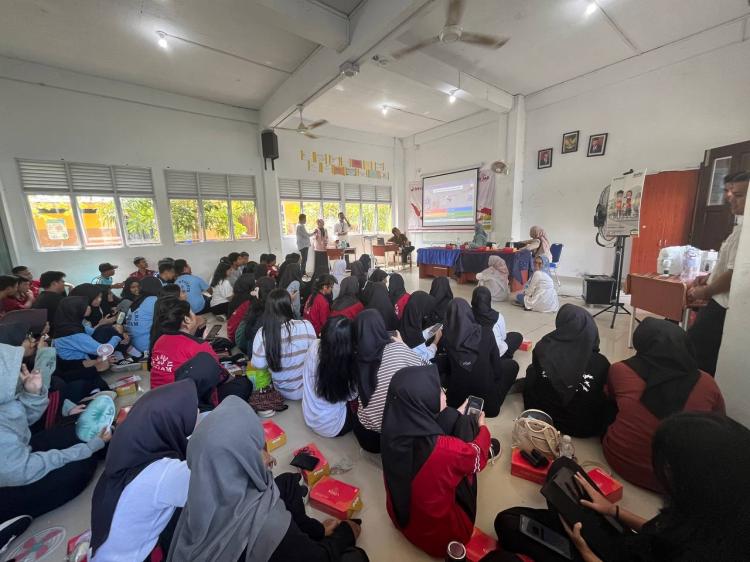 Kepala SMAN 20 Batam Dukung Program Menabung dan Sosialisasi Pembukaan Rekening BRK Syariah