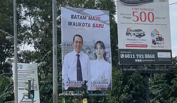 Jelang Pilwako 2024, Baliho Amsakar-Li Claudia Bikin Heboh Batam