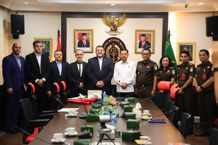 Temui Kejagung, Dubes Iran Minta ke Kejagung Serahkan Barang Bukti Kapal MT Arman 114, KLHK Setujui Permintaan Victor Sailing 