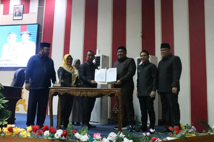 DPRD Bintan Setujui Ranperda Pertanggungjawaban APBD 2023 dalam Rapat Paripurna