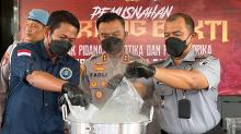 Polres Karimun Musnahkan Barang Bukti Narkotika: Sabu Direbus, Ekstasi dan Happy Five di Blender