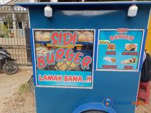 Kisah Inspiratif Iqbal, Penjual Burger Mini di Batam yang Penuh Semangat