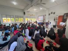 Kepala SMAN 20 Batam Dukung Program Menabung dan Sosialisasi Pembukaan Rekening BRK Syariah