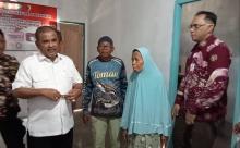 Program CSR BRK Syariah Bikin Rumah Burman di Sei Lakam Karimun Jadi Layak Huni