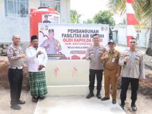 Rayakan Hari Bhayangkara ke-78, Polres Karimun Resmikan Fasilitas Air Bersih di Kampung Sukajadi