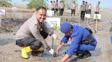 Hari Bhayangkara ke-78: Polres Lingga Gelar Aksi Penanaman Mangrove di Pasir Kuning