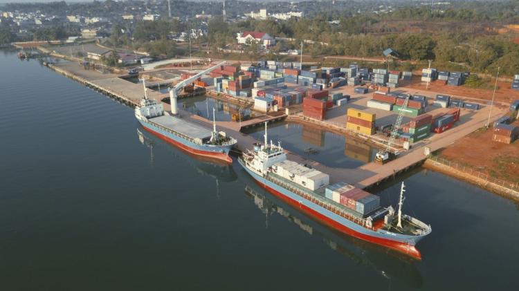 Optimalisasi Biaya Logistik dan Perkuat Pelayaran Kepelabuhanan: SPMT Resmi Serah Terima Empat Terminal Baru