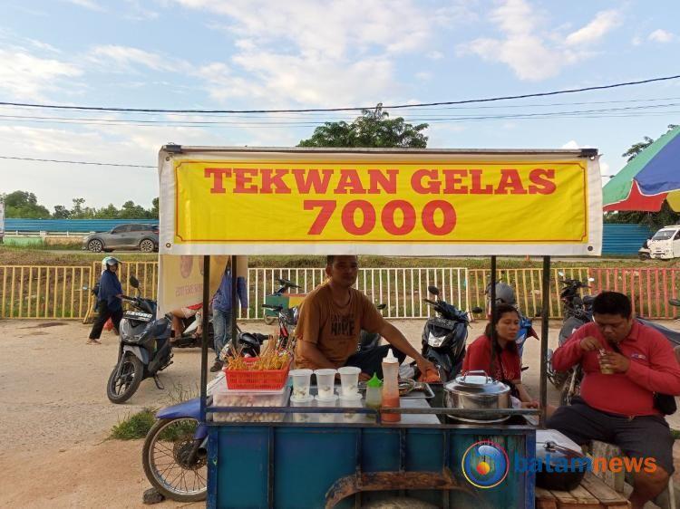 Cari Tekwan Lezat di Pasar Dragon Lake, Yuk Mampir ke Lapak Doni