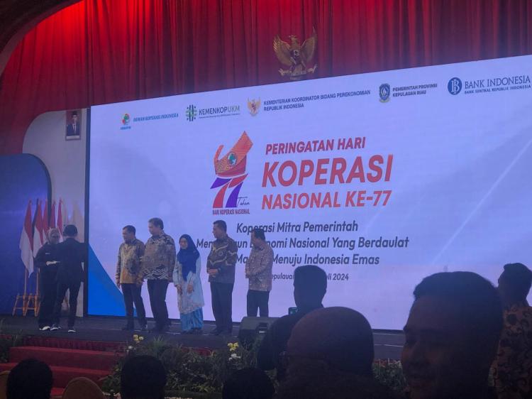 Menteri Perekonomian Hadiri Peringatan Hari Koperasi Nasional ke-77 di Batam