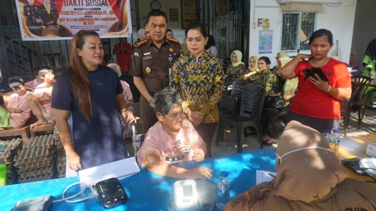 Kejari Batam Adakan Donor Darah dan Kegiatan Sosial Lainnya di HBA ke-64 dan HUT IAD ke-XXIV