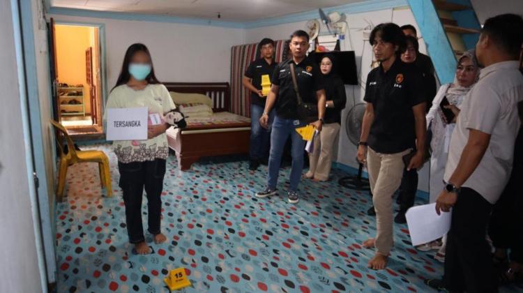 Rekonstruksi Pembunuhan Bayi oleh Ibu Kandung di Anambas, Pelaku Peragakan 28 Adegan