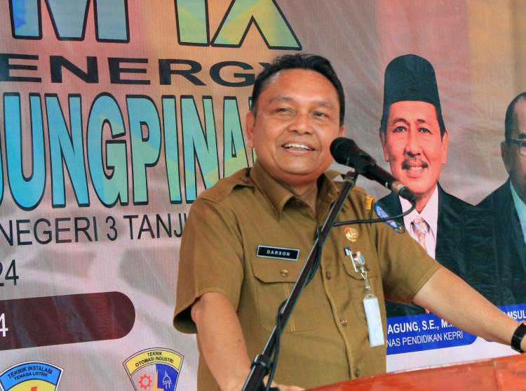 Sekretaris Dinas Pendidikan Kepri Darson Dilantik sebagai Kepala Kesbangpol 