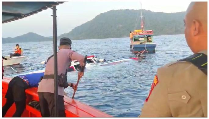 Kapal Kayu Tenggelam di Laut Matak, Anambas Diduga Bawa 30 Penumpang 