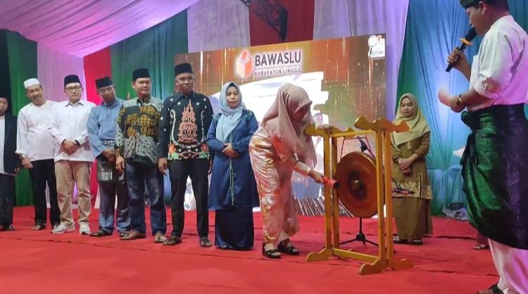 Bawaslu Lingga Gelar Tabligh Akbar Deklarasi Pilkada Damai 2024