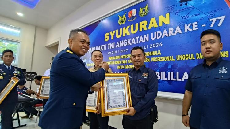 PWI Kepri Terima Penghargaan dari Lanud RHF Tanjungpinang di Peringatan Hari Bakti TNI AU 2024
