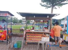 Sensasi Kuliner Unik di SP Batu Aji, Nikmati Bakso Bakar dengan Bumbu Kacang yang Menggugah Selera